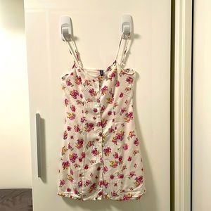 H&M short dress - button style - US 4